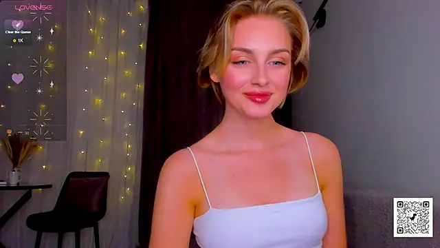 Snapshot of pretty_girlnextdoor chatting on January 5, 6:13 pm pretty girlnextdoor online show from January 5, 6:13 pm