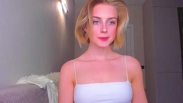 Snapshot of pretty_girlnextdoor chatting on March 3, 6:01 pm pretty girlnextdoor online show from March 3, 6:01 pm