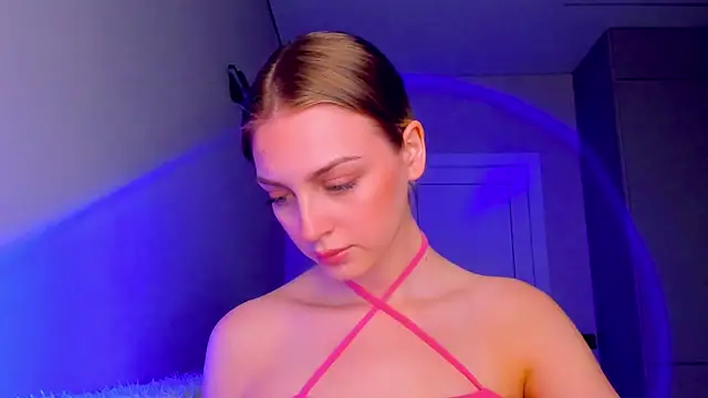 Snapshot of pretty_girlnextdoor chatting on March 19, 7:17 pm pretty girlnextdoor online show from March 19, 7:17 pm