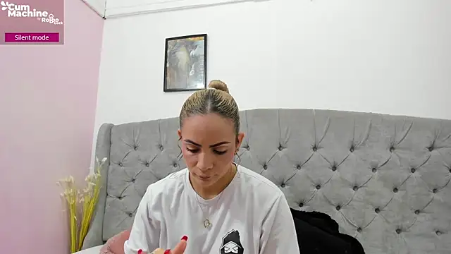 Snapshot of Valesskahall chatting on October 14, 12:06 pm Valesskahall online show from October 14, 12:06 pm