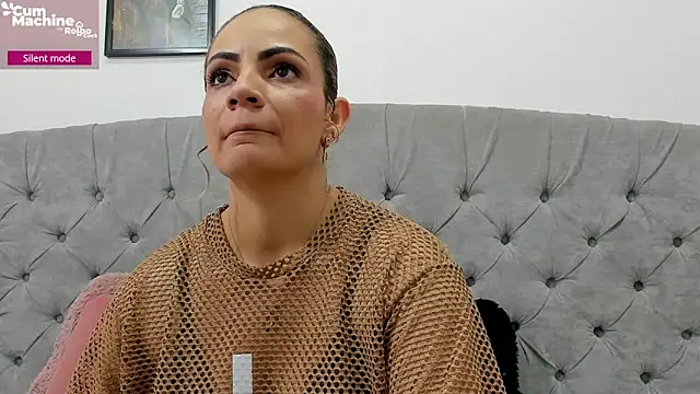 Snapshot of Valesskahall chatting on October 25, 12:13 pm Valesskahall online show from October 25, 12:13 pm