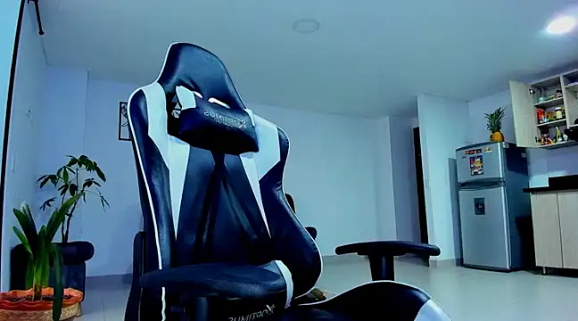 alexander collin02 online show from February 4, 12:44 pm