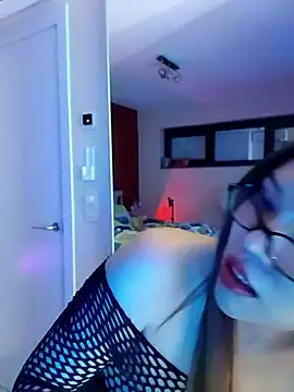 Snapshot of MySecrets01 chatting on May 30, 10:07 pm MySecrets01 online show from May 30, 10:07 pm
