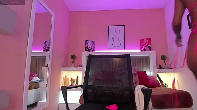 Renata Foxx2 online show from January 31, 1:23 pm