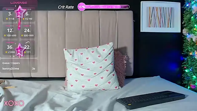 Snapshot of Becky_18 chatting on December 26, 12:03 am Becky 18 online show from December 26, 12:03 am