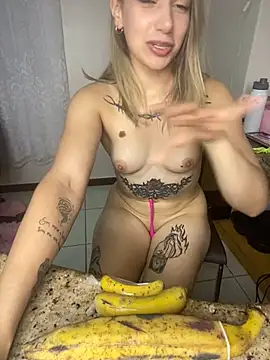 loira messi online show from February 25, 5:04 pm