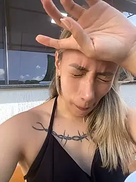 loira messi online show from March 3, 7:49 pm