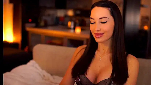 SexySecretary  online show from February 21, 8:05 pm