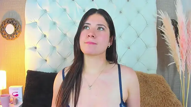 Snapshot of ValeryLovee chatting on February 3, 9:41 am ValeryLovee online show from February 3, 9:41 am