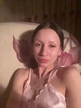 Snapshot of Starry_Siren chatting on April 6, 7:15 pm Starry Siren online show from April 6, 7:15 pm