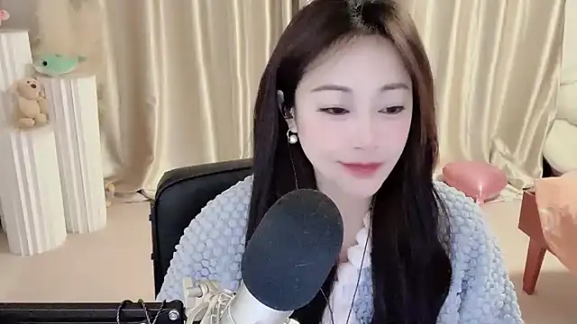 Daisy-77 online show from January 4, 5:37 pm
