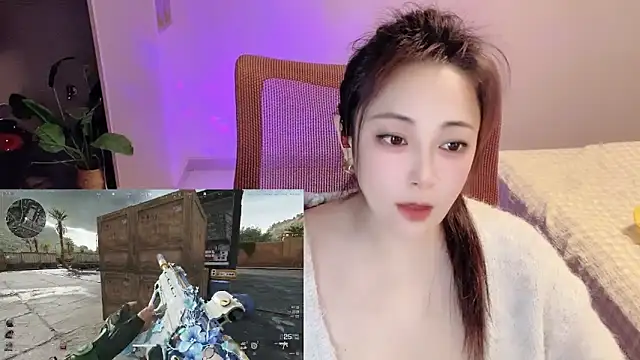 Snapshot of Daisy-77 chatting on April 4, 1:41 pm Daisy-77 online show from April 4, 1:41 pm
