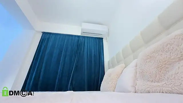 ScarlettAndTom online show from January 28, 11:39 pm