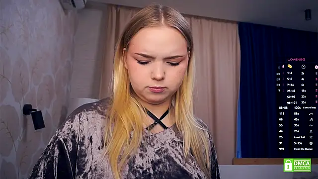 ZaraCreedon online show from November 17, 5:02 am