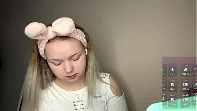 ZaraCreedon online show from February 23, 5:05 am