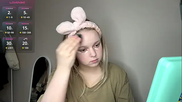 ZaraCreedon online show from March 27, 5:24 am