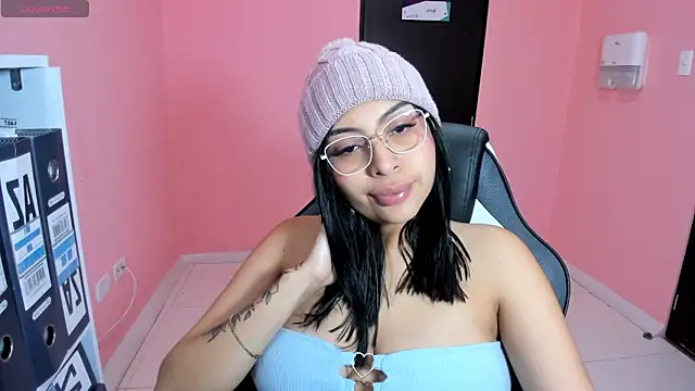 AlanaPetterson online show from December 28, 1:17 pm