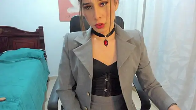 misstresbigcockts online show from November 19, 10:10 pm