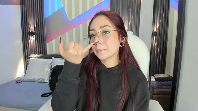 emily layton online show from November 29, 4:10 pm