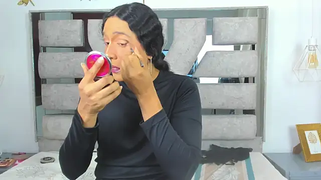 Alison Chan  online show from December 1, 3:50 pm