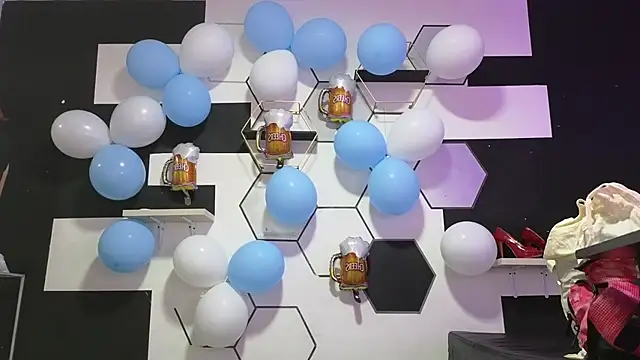 alondrabigtits online show from September 27, 11:48 am