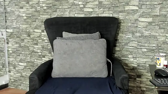 alondrabigtits online show from November 20, 12:27 pm