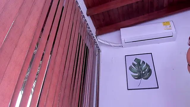 alondrabigtits online show from June 10, 11:31 am