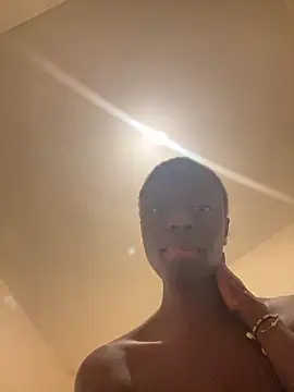 Snapshot of pupine35 chatting on November 17, 5:41 pm pupine35 online show from November 17, 5:41 pm