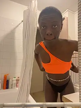 Snapshot of pupine35 chatting on November 21, 12:59 pm pupine35 online show from November 21, 12:59 pm