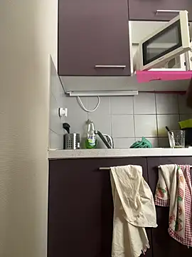 Snapshot of pupine35 chatting on February 27, 1:11 pm pupine35 online show from February 27, 1:11 pm