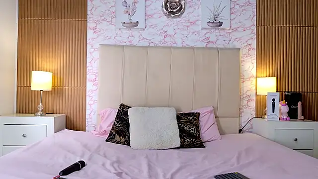 RileySkye online show from October 11, 6:39 pm