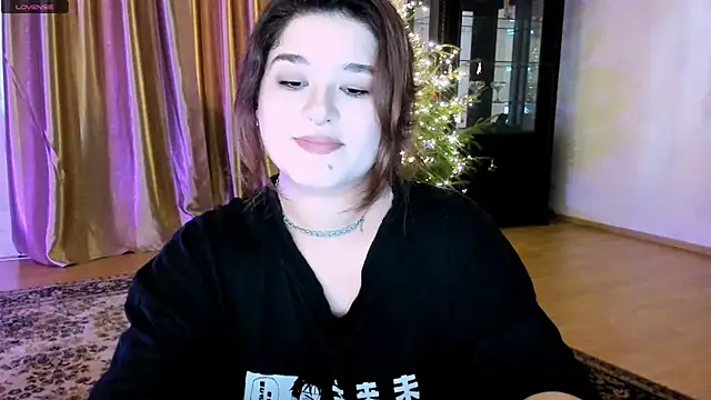 Snapshot of July_Slowdive chatting on January 14, 11:42 am July Slowdive online show from January 14, 11:42 am