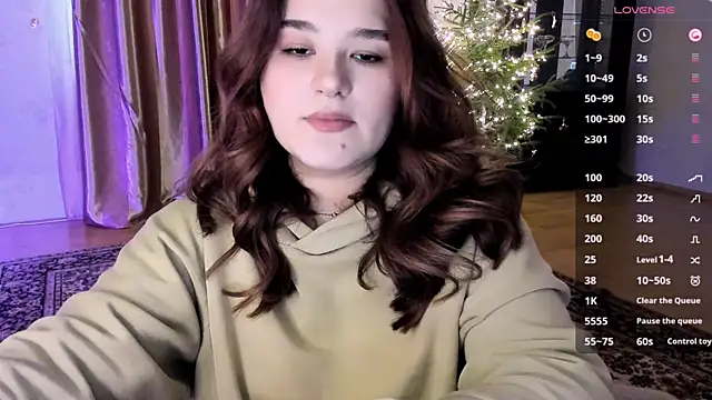 Snapshot of July_Slowdive chatting on January 15, 11:21 am July Slowdive online show from January 15, 11:21 am