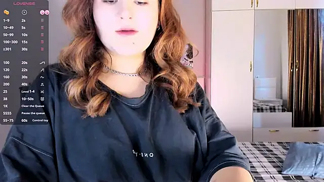 Snapshot of July_Slowdive chatting on January 27, 12:48 pm July Slowdive online show from January 27, 12:48 pm