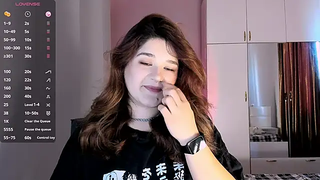 Snapshot of July_Slowdive chatting on January 31, 11:56 am July Slowdive online show from January 31, 11:56 am