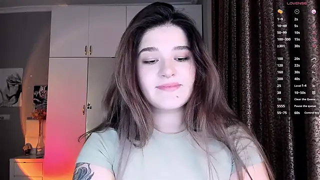 Snapshot of July_Slowdive chatting on March 20, 2:10 pm July Slowdive online show from March 20, 2:10 pm