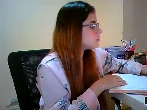 maliamiller online show from October 29, 2:03 am