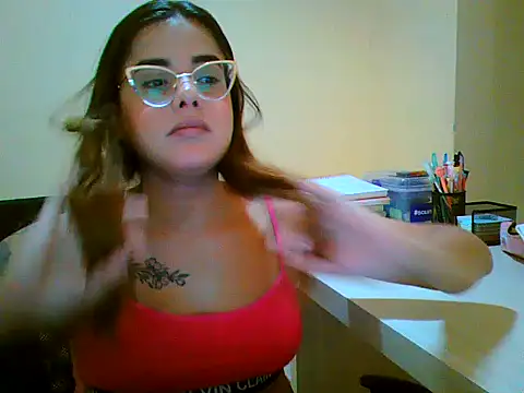 maliamiller online show from December 17, 8:48 pm