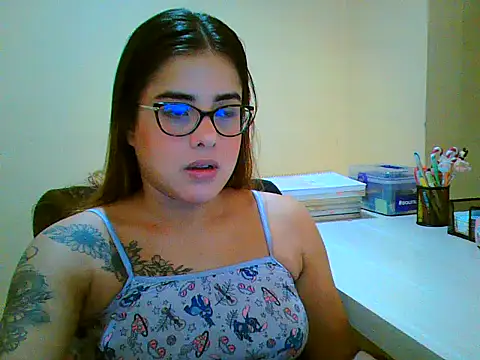 maliamiller online show from December 22, 11:02 pm