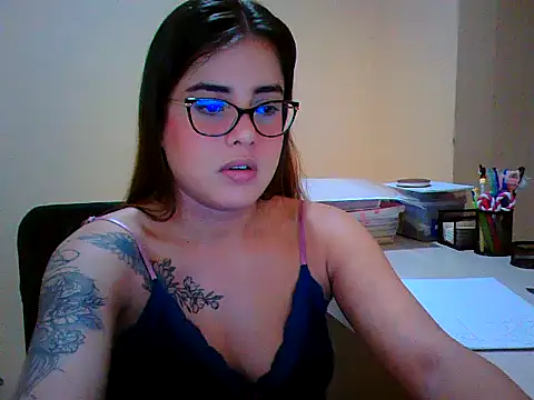 Snapshot of maliamiller chatting on March 25, 9:37 am maliamiller online show from March 25, 9:37 am