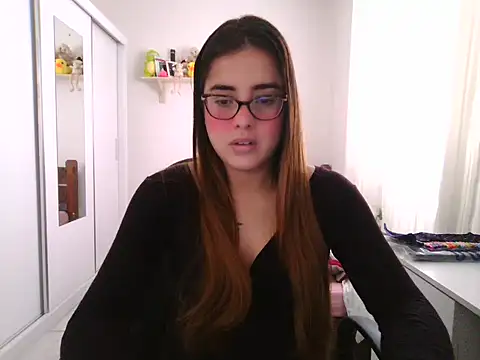 maliamiller online show from May 20, 10:43 am