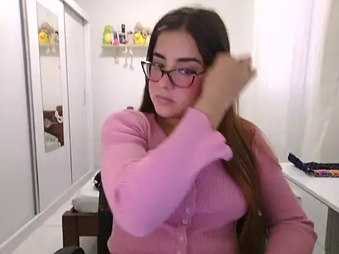 maliamiller online show from May 27, 8:39 pm