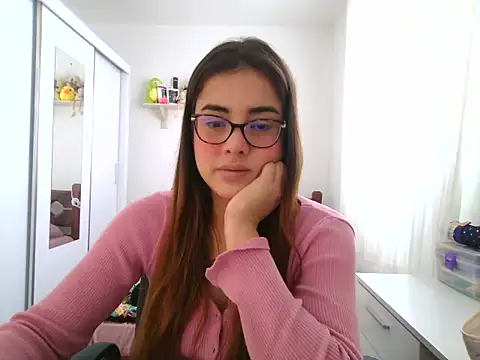 maliamiller online show from July 7, 4:22 pm