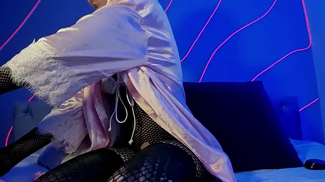 Evangeline bell online show from December 17, 12:00 pm