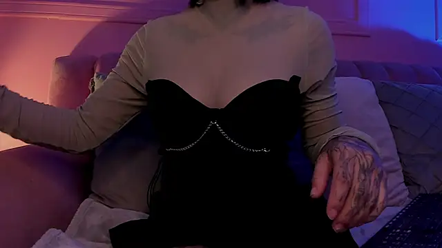 Evangeline bell online show from January 24, 12:10 pm