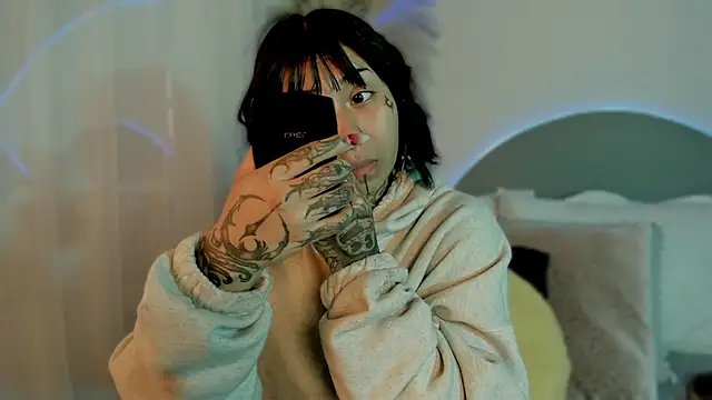 Evangeline bell online show from October 8, 12:25 pm