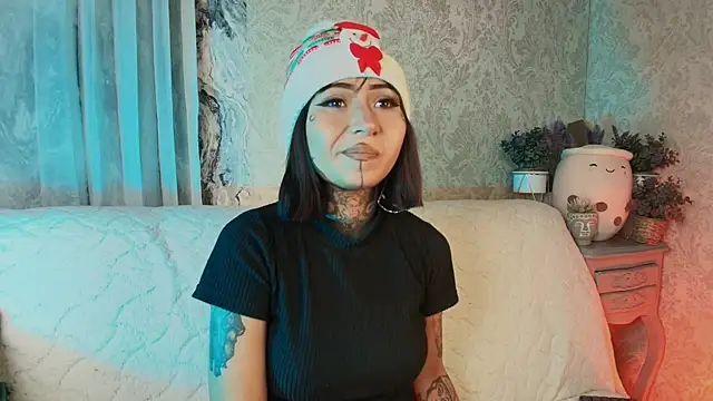 Evangeline bell online show from December 22, 8:50 pm