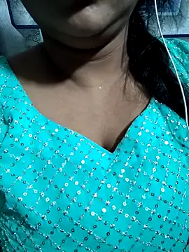 Jeenat  online show from December 15, 7:21 pm