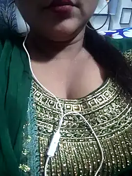 Jeenat  online show from December 27, 8:18 pm