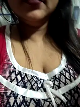 Jeenat  online show from December 30, 7:00 pm